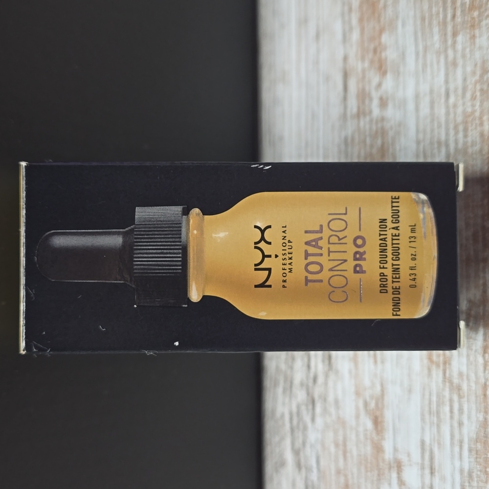 NYX Total Control Pro Foundation - Beige